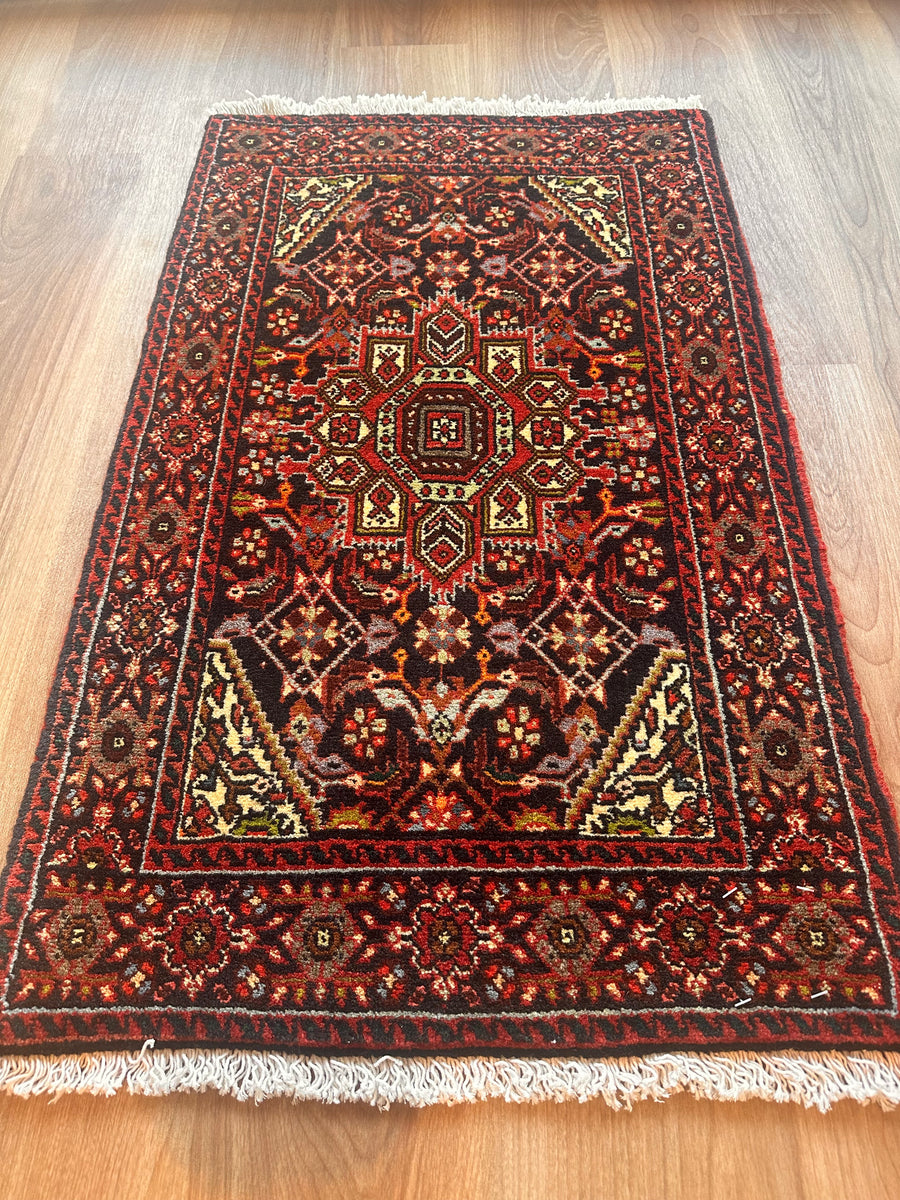 値下げ★新品オリエンタル　トライバルラグ　赤　カーペット　玄関マット トライバルラグ 玄関マットサイズ83×51cm 手織り赤( TR-5080