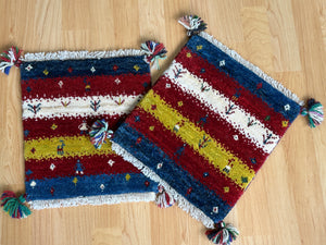 ギャッベ 座布団サイズ 40×35cm 手織り赤 青 黄色 鹿 生命の樹 女の子 2枚セット(GC-5093)