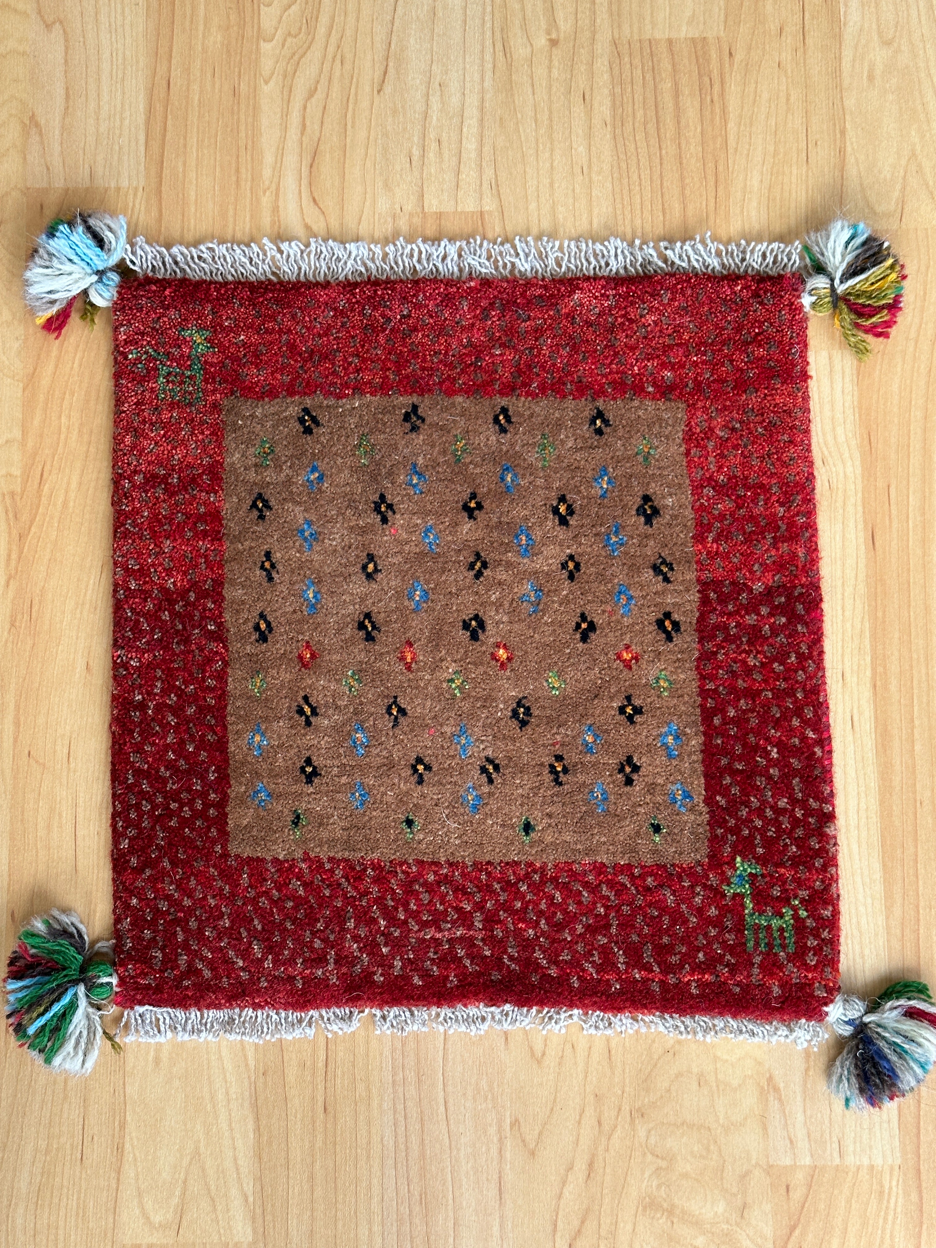 ギャッベ 座布団サイズ 46×44cm 手織り 赤 ブラウン 生命の樹 四角(GC