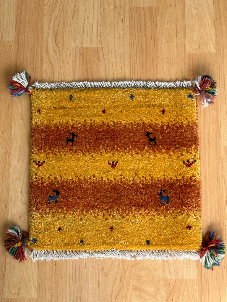 ギャッベ 座布団サイズ 42×41cm 手織り黄色 鹿 生命の樹(GC-5065)