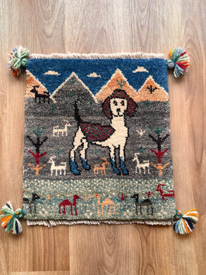 ギャッベ 座布団サイズ 40×36cm 手織り生命の樹🌲犬🐶ラクダ🐪(GC-5608)