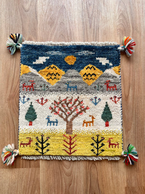ギャッベ 座布団サイズ 40×37cm 手織り生命の樹🌲ヤギ🐐 (GC-5609)