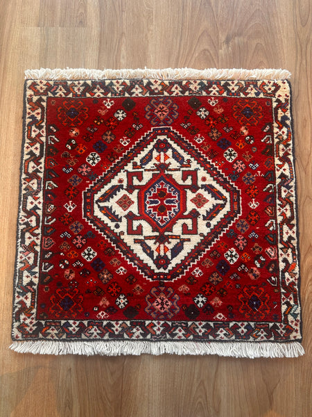 ペルシャ絨毯 玄関マット 本物 手織り絨 ホラサン産トライバルラグ65×83cm 2025-03-17162558_grande.jpg?v=