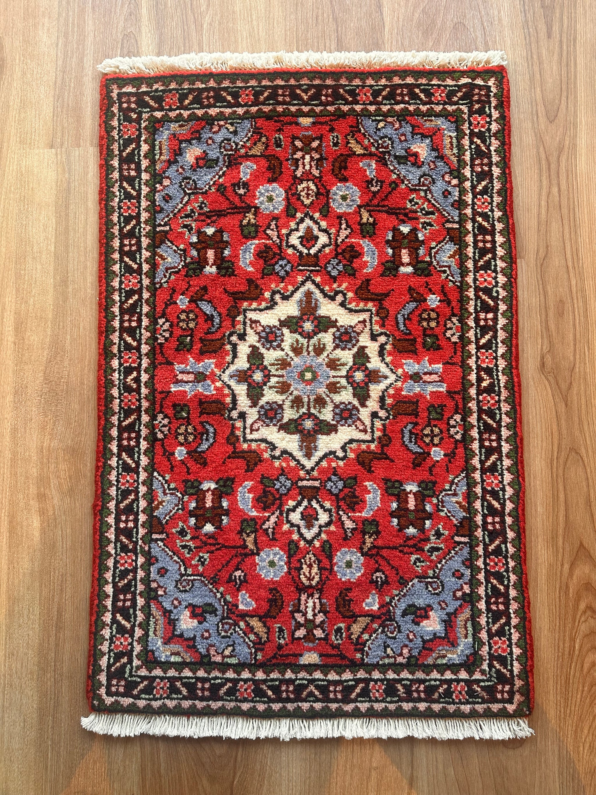 トライバルラグ 玄関マットサイズ76×49cm 手織り赤( TR-5070