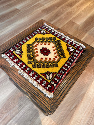 トライバルラグ ヤラメミニマット サイズ29×29cm 手織り黄( TR-5090)