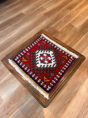 トライバルラグ ヤラメミニマット サイズ29×32cm 手織り 赤 白( TR-5096)