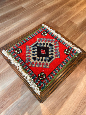 トライバルラグ ヤラメミニマット サイズ31×32cm 手織り 赤 青( TR-5106)