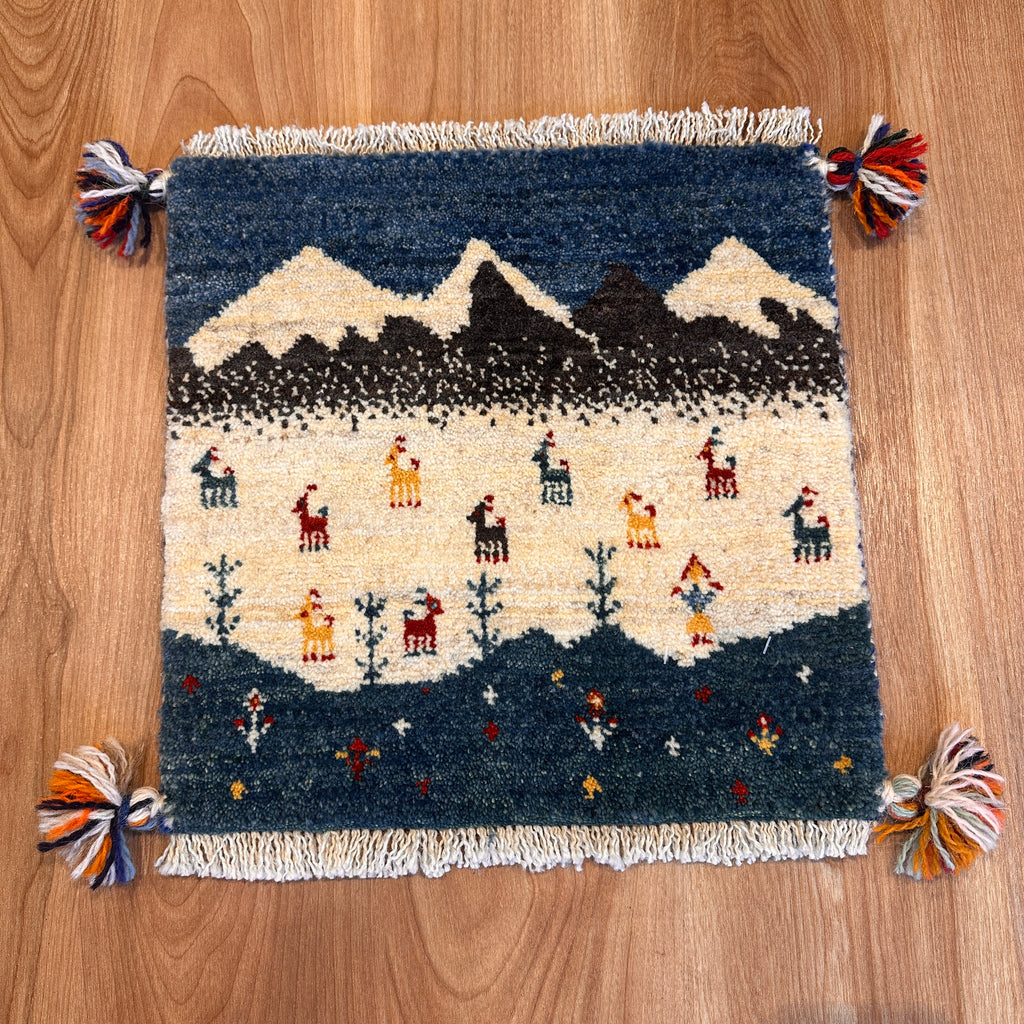 【決算SALE9/13-9/30】ギャッベ 座布団サイズ 37×37cm 手織り生命の樹 鹿 (GC-5623)