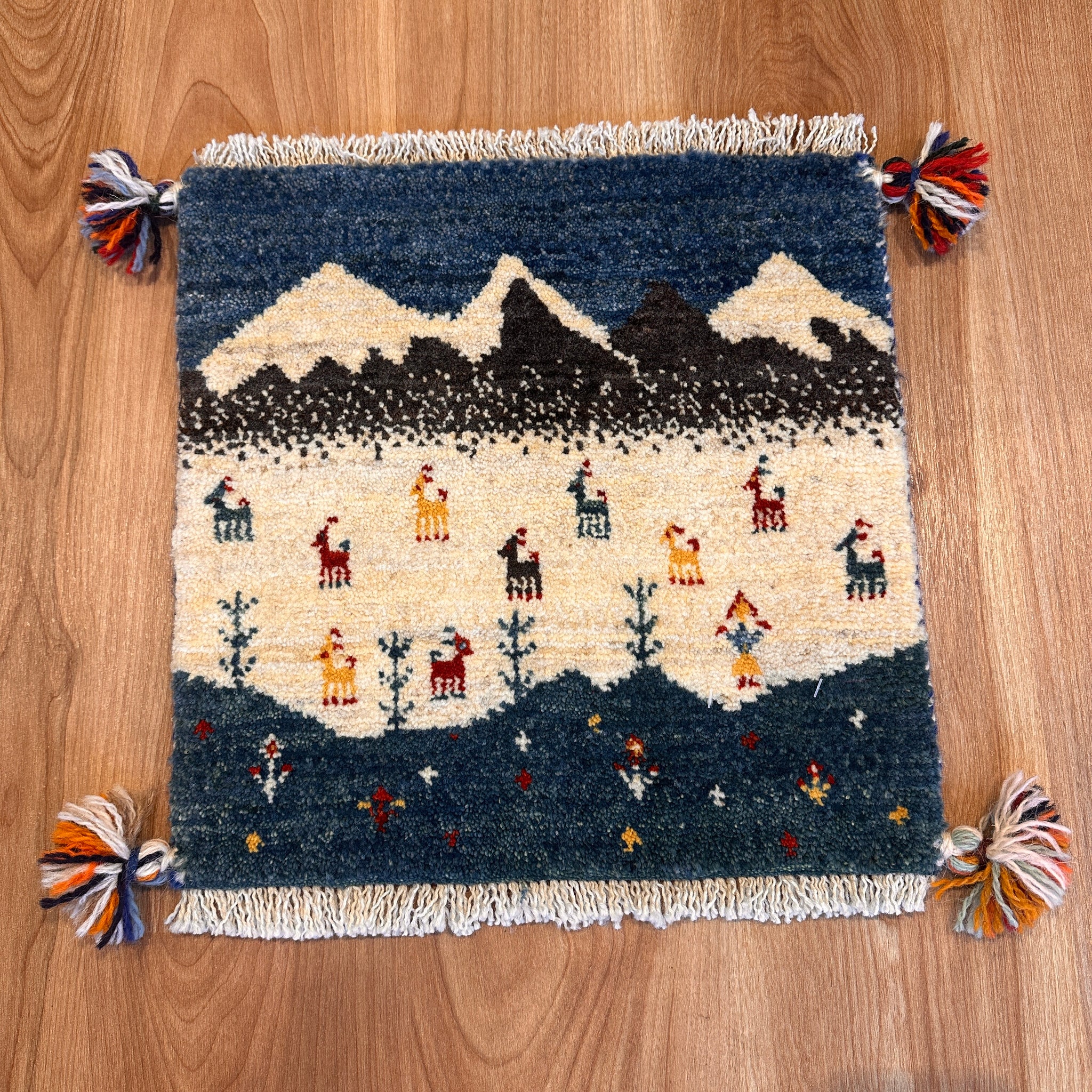 ギャッベ手織り座布団2枚セット　生命の木、鹿柄 ギャッベ 座布団サイズ 37×37cm 手織り生命の樹 鹿 (GC-5623