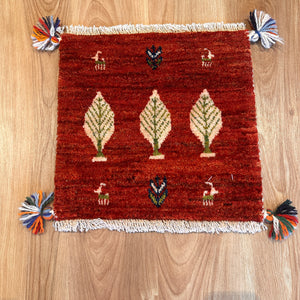 【決算SALE9/13-9/30】ギャッベ 座布団サイズ 35×37cm 手織り生命の樹 鹿  (GC-5626)