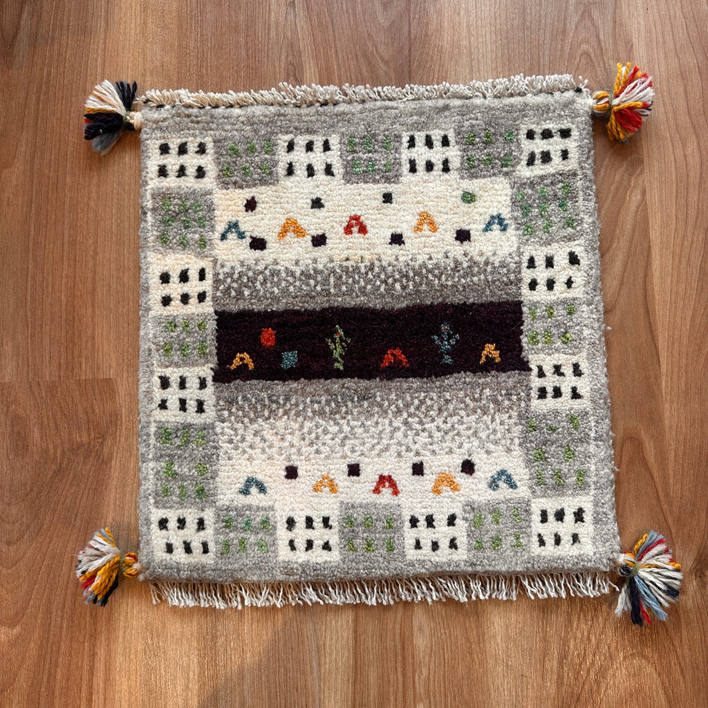 【決算SALE9/13-9/30】ギャッベ 座布団サイズ 42×41cm 手織り生命の樹 花  (GC-5630)