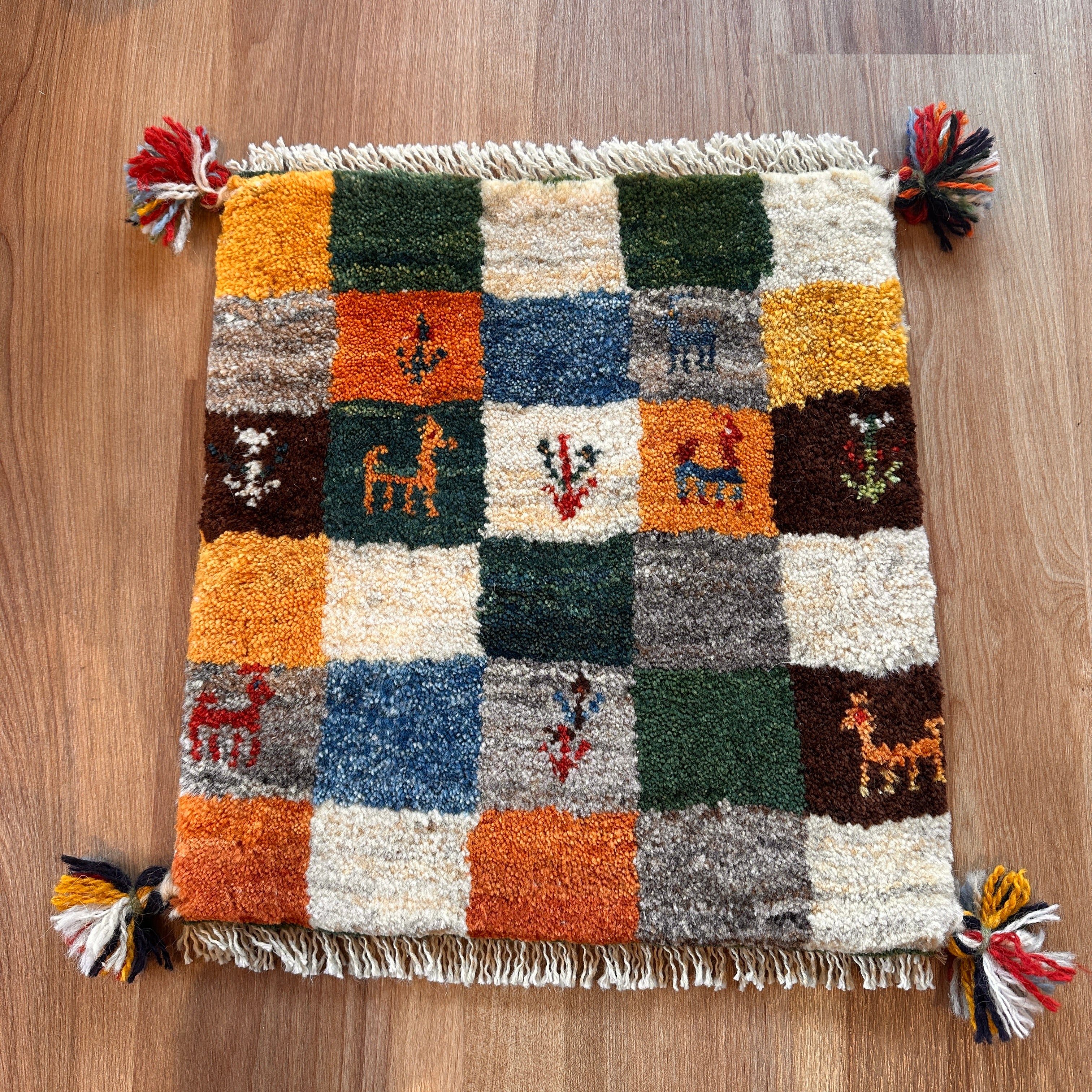 美品 ギャッペ座布団サイズ2枚 決算SALE9/13-9/30】ギャッベ 座布団サイズ 38×36cm 手織り生命