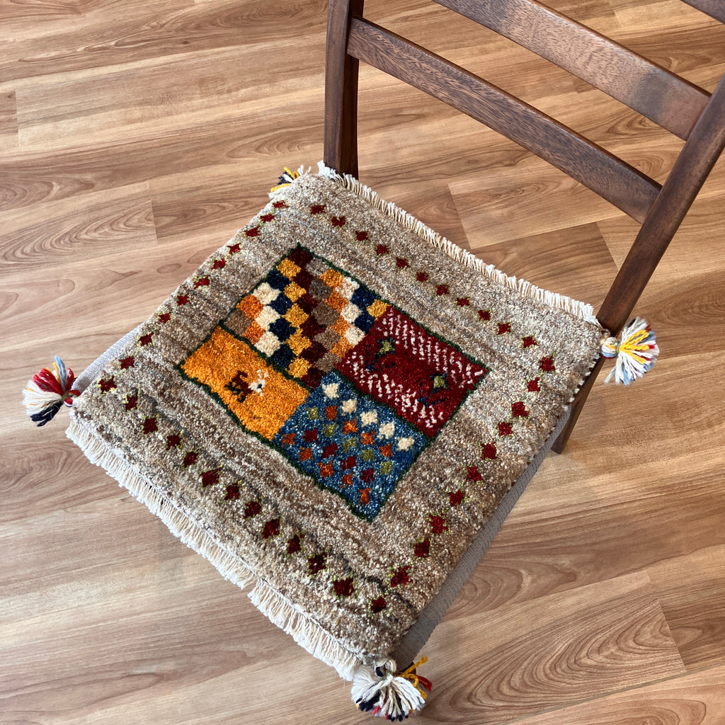 ギャッベ 座布団サイズ 40×42cm 手織り生命の樹 鹿 ベージュ(GC-5649)