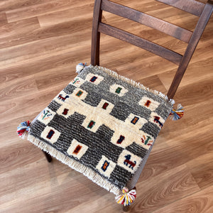 ギャッベ 座布団サイズ 40×42cm 手織り生命の樹 鹿 グレー(GC-5650)