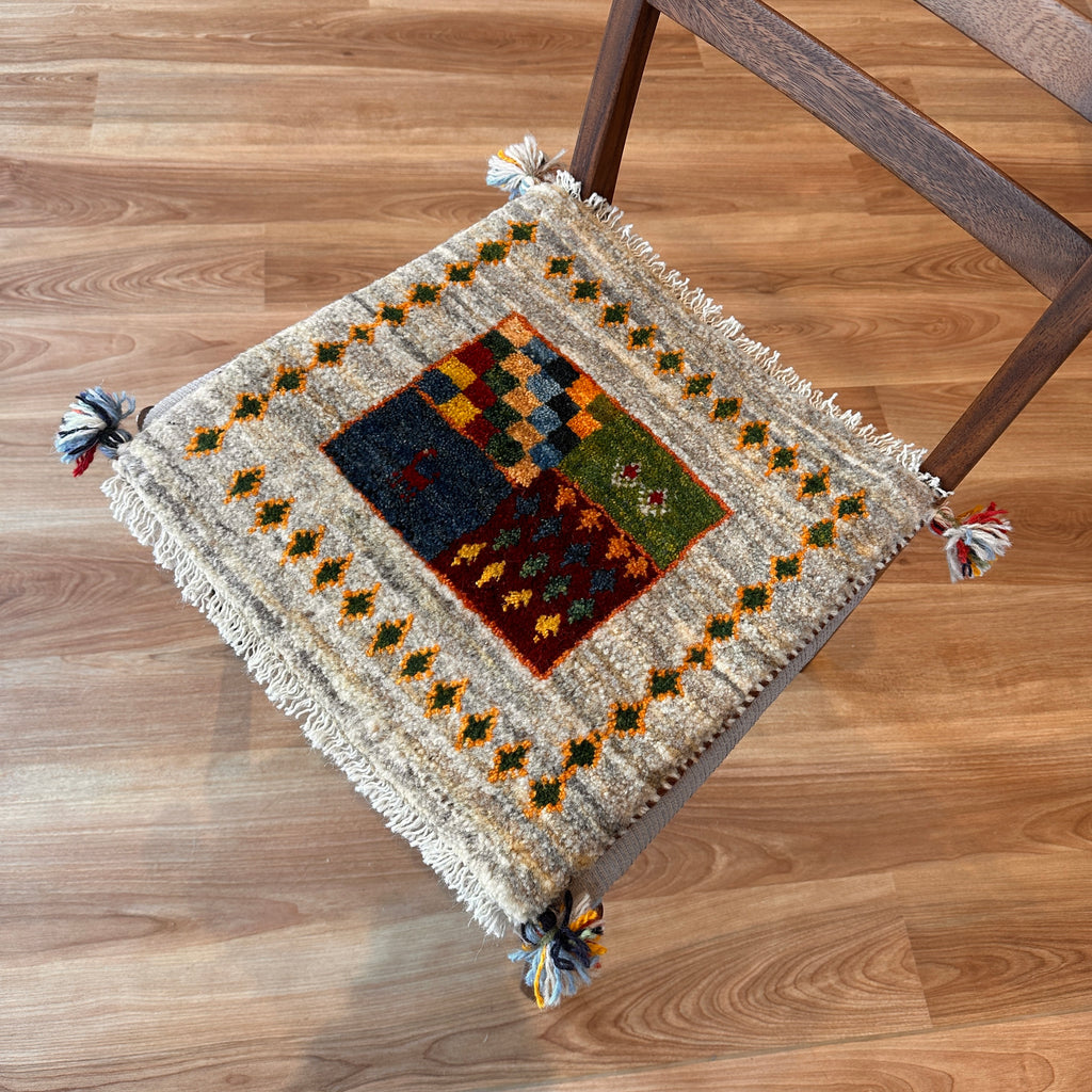 ギャッベ 座布団サイズ 43×41cm 手織り生命の樹 鹿 ベージュ (GC-5655)