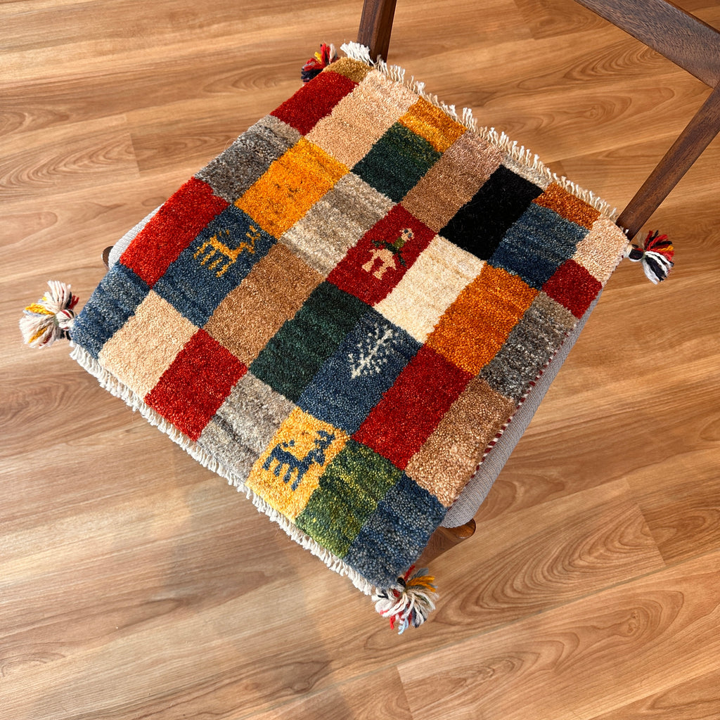 ギャッベ 座布団サイズ 47×42cm 手織り生命の樹 鹿 ミックス (GC-5657)