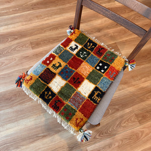 ギャッベ 座布団サイズ 46×37cm 手織り生命の樹 鹿 ミックス (GC-5658)