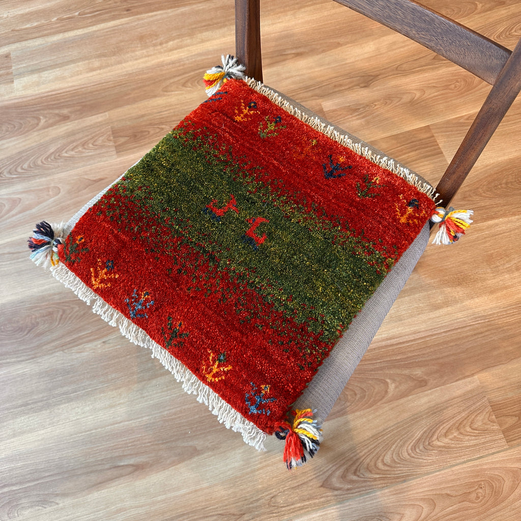 ギャッベ 座布団サイズ 39×38cm 手織り生命の樹 鹿 赤 (GC-5660)