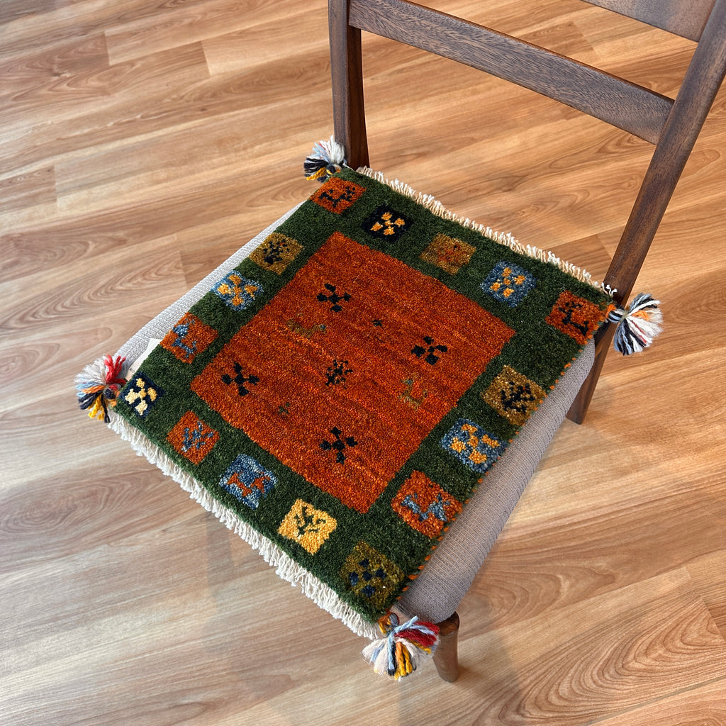 ギャッベ 座布団サイズ 41×37cm 手織り生命の樹 鹿 緑  (GC-5661)