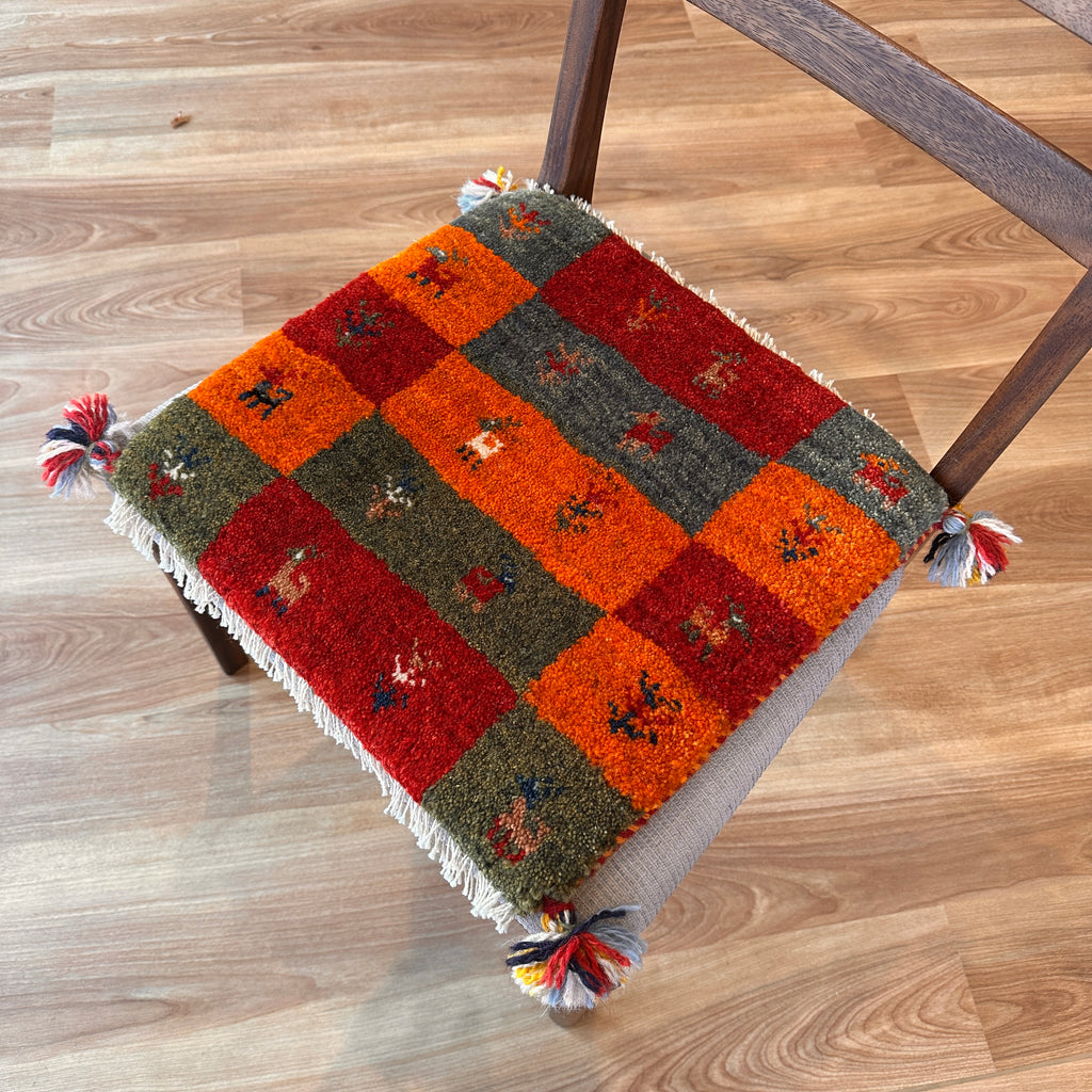 ギャッベ 座布団サイズ 39×40cm 手織り生命の樹 鹿  (GC-5662)