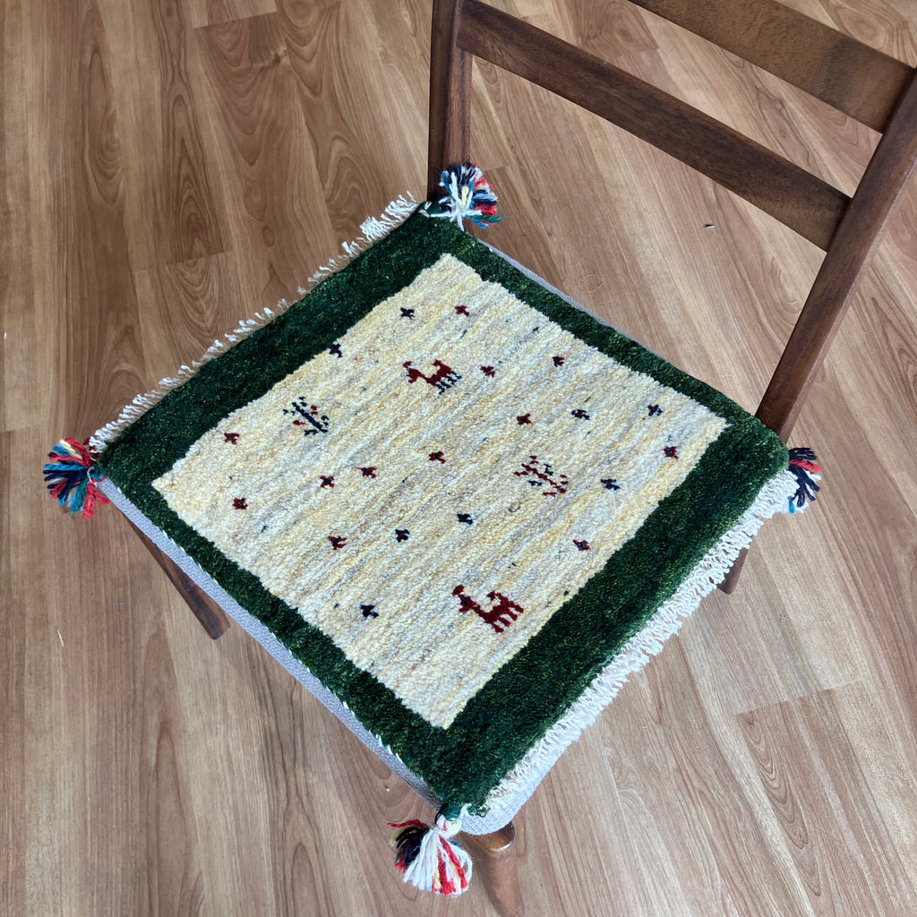 新着ギャッベ 座布団サイズ 42×39cm 手織り生命の樹 緑(GC-5685)