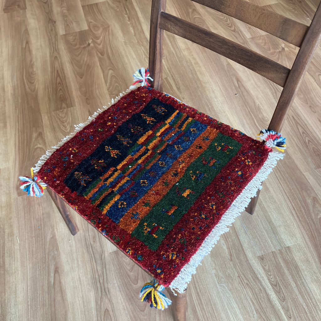 新着ギャッベ 座布団サイズ 42×40cm 手織り生命の樹 赤(GC-5686)