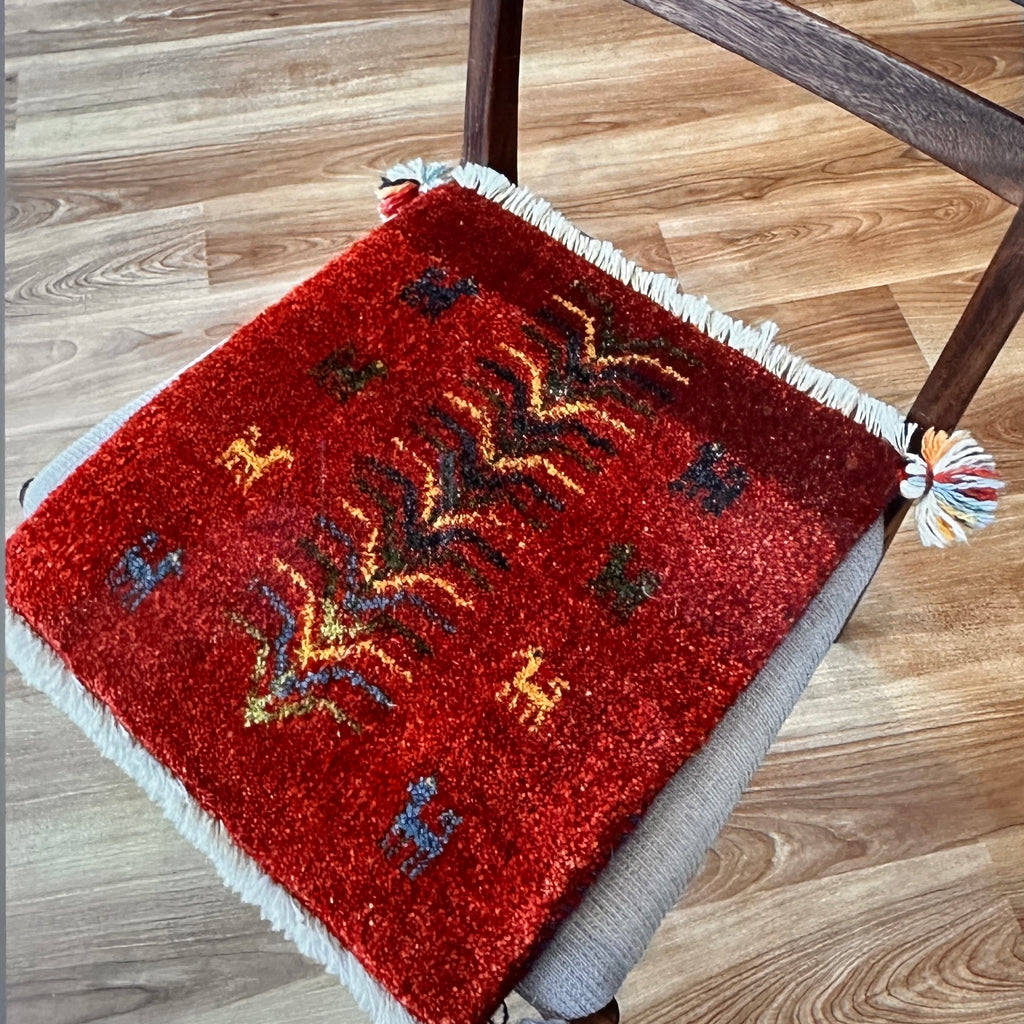 ギャッベ 座布団サイズ 42×38cm 手織り生命の樹 鹿 赤 (GC-5648)