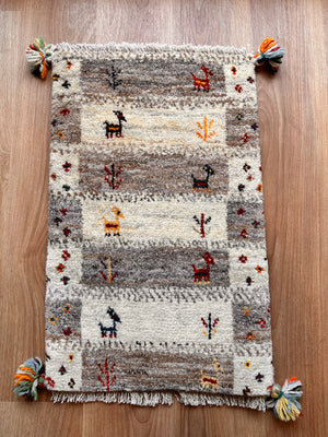 ギャッベ 玄関マット サイズ 62×39cm 生命の樹🌲鹿🦌白(GD-5283)