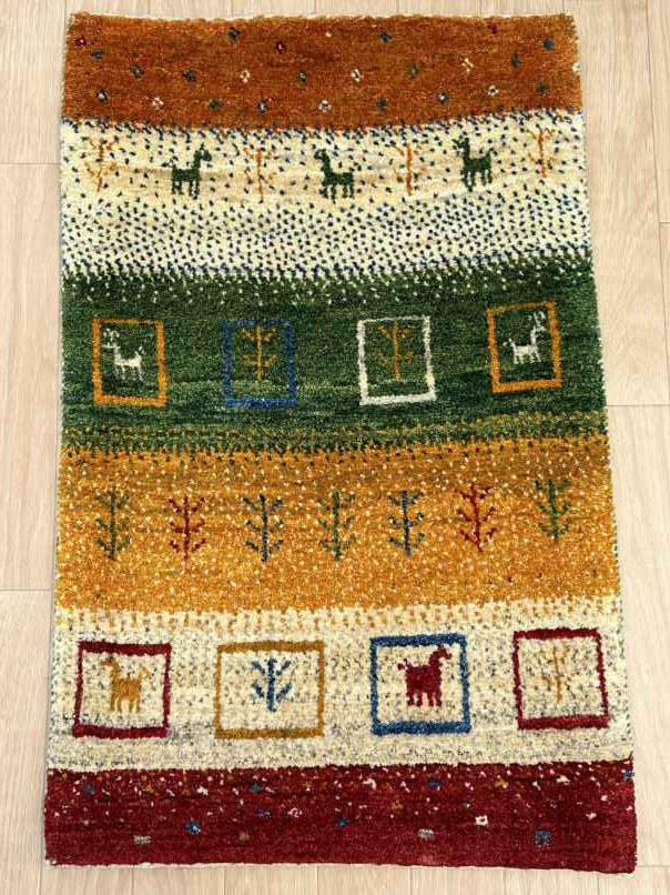 ギャッベ 玄関マットサイズ 88×57cm 手織り 赤　白　黄色 (GD-0773)
