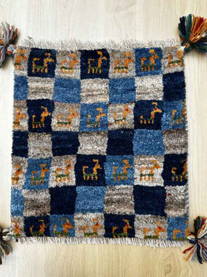 ギャッベ 座布団サイズ 38×36cm 手織り　グレー　青 (GC-0893)