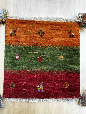 ギャッベ 座布団サイズ 40×38cm 手織り　赤 (GC-0922)
