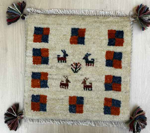 ギャッベ 座布団サイズ 33×33cm 手織り　グレー　白 (GC-1002)