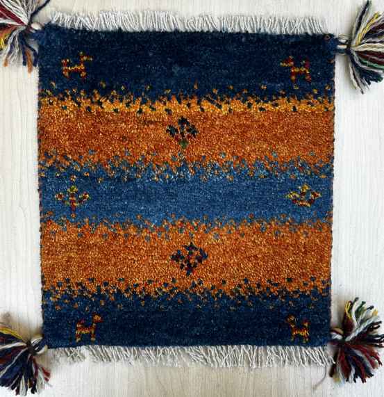 ギャッベ 座布団サイズ 35×32cm 手織り　青　オレンジ (GC-1010)