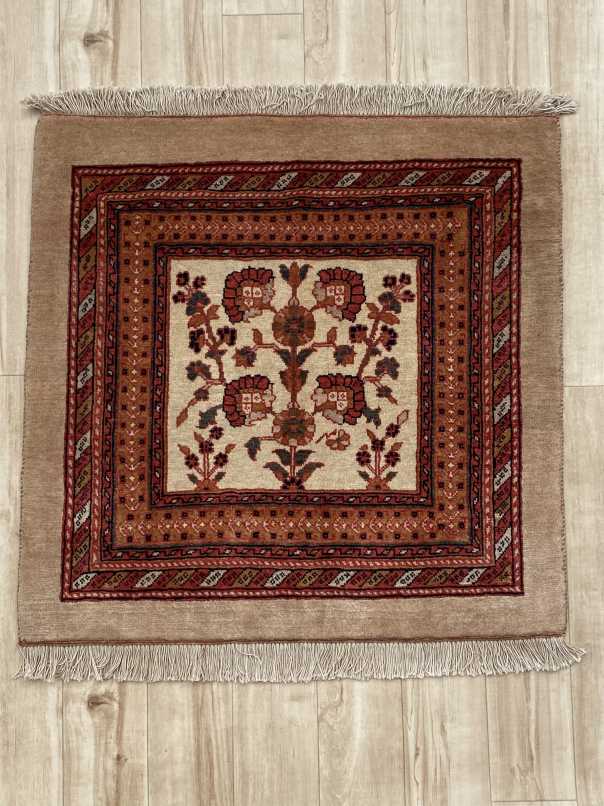 エクセレントギャッベ 71×73cm 手織り ベージュ ブラウン (GE-0223)