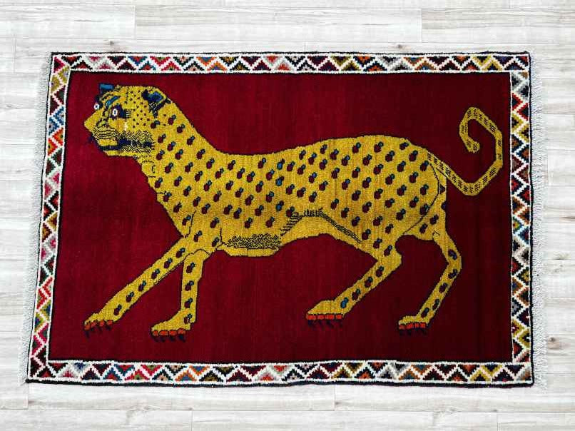 ライオン ラグ ライオンラグ ギャッベ新入荷 – キリム専門店 ガラタバザール