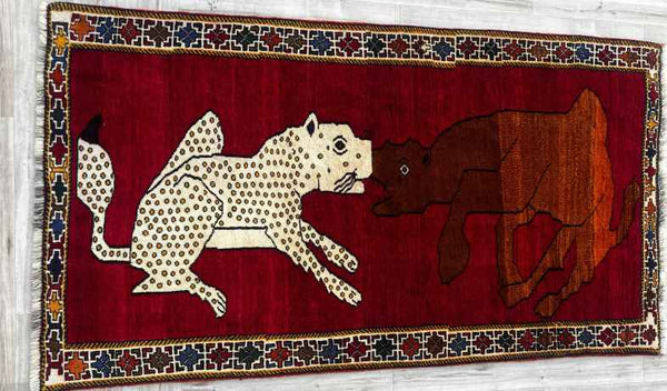 トライバルライオンラグ 201×111cm 手織り 赤 【返品保証】LO-0073