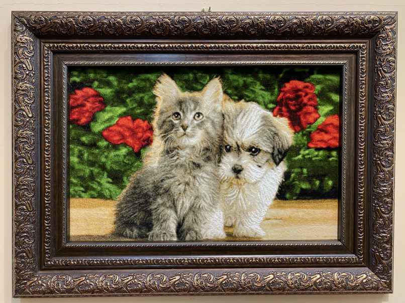 ペルシャ絵画絨毯 [絨毯]57×37cm [額込]81×60cm 手織り 犬と猫 (PPC-0049)