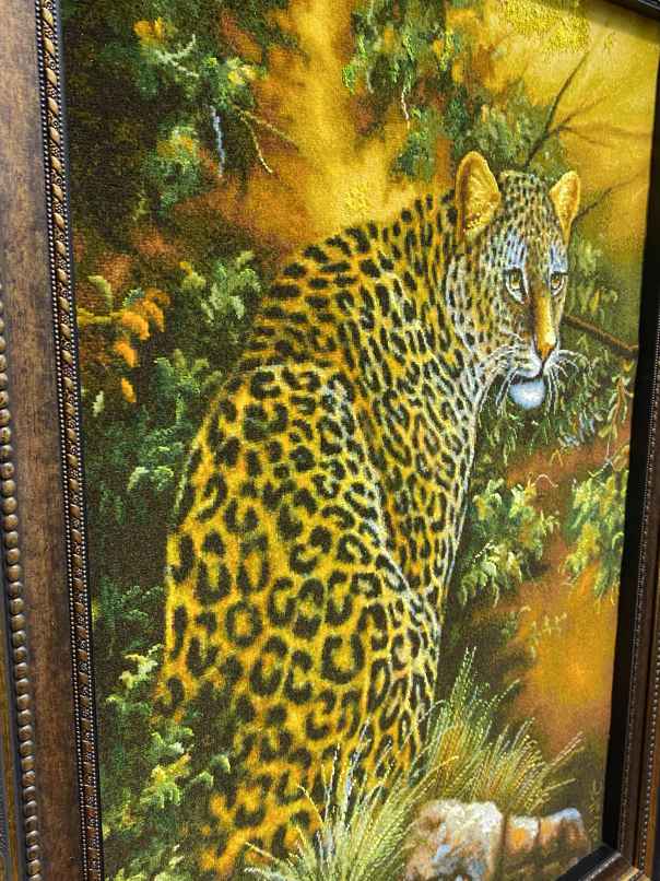 ペルシャ絵画絨毯 [絨毯]63×45cm [額込]86×68cm 手織り 豹 (PPC-0057 
