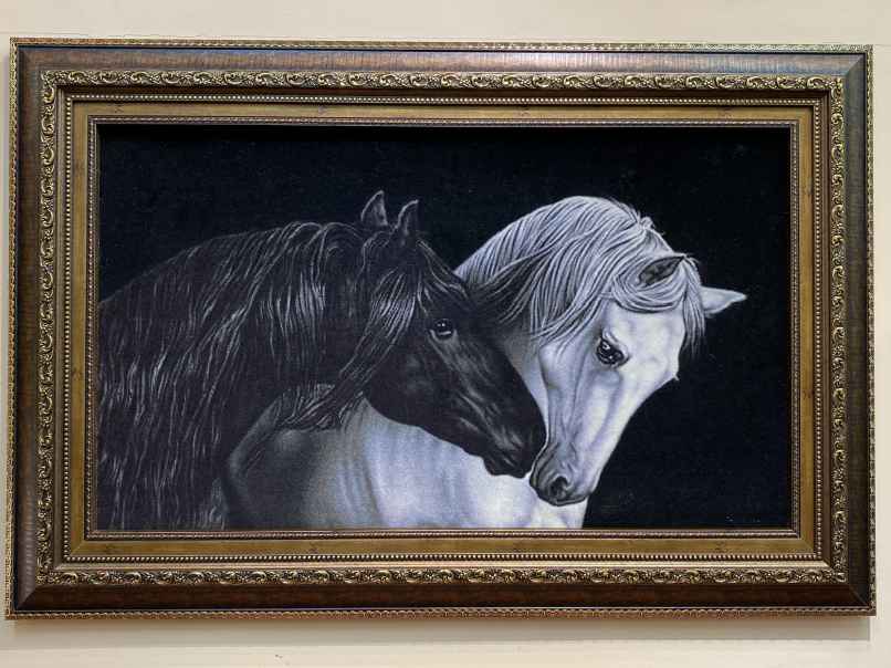 ペルシャ絵画絨毯 [絨毯]53×91cm [額込]77×113cm 手織り 馬 (PPC-0061)